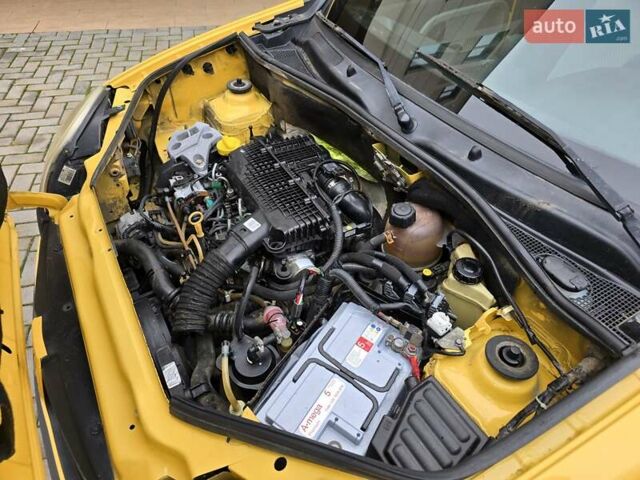 Желтый Рено Кенгу, объемом двигателя 1.46 л и пробегом 200 тыс. км за 3300 $, фото 20 на Automoto.ua