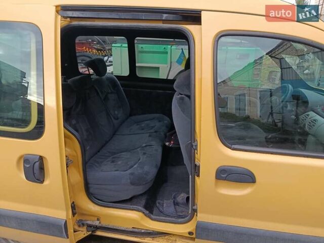 Желтый Рено Кенгу, объемом двигателя 1.46 л и пробегом 281 тыс. км за 3300 $, фото 6 на Automoto.ua