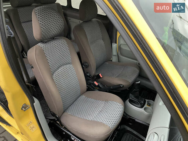 Жовтий Рено Кєнгу, об'ємом двигуна 1.46 л та пробігом 280 тис. км за 4199 $, фото 3 на Automoto.ua