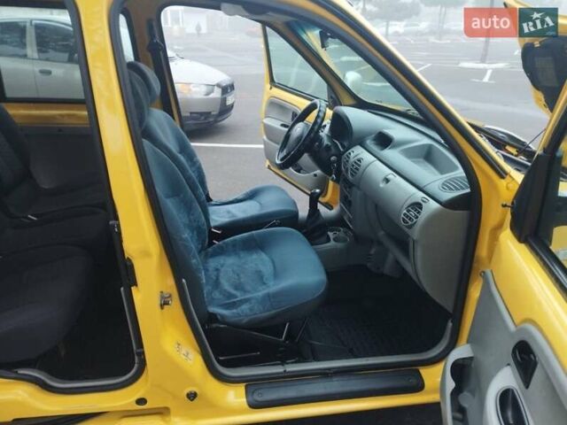 Желтый Рено Кенгу, объемом двигателя 1.5 л и пробегом 303 тыс. км за 3500 $, фото 7 на Automoto.ua