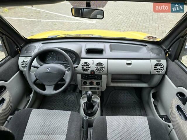 Желтый Рено Кенгу, объемом двигателя 1.46 л и пробегом 200 тыс. км за 3300 $, фото 13 на Automoto.ua