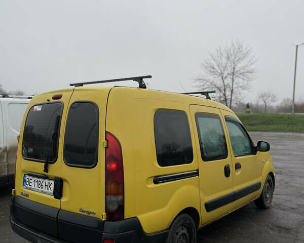 Желтый Рено Кенгу, объемом двигателя 1.5 л и пробегом 220 тыс. км за 4300 $, фото 2 на Automoto.ua