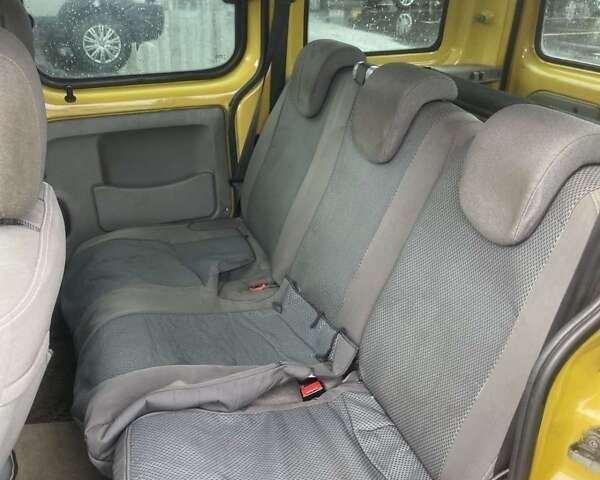 Жовтий Рено Кєнгу, об'ємом двигуна 1.39 л та пробігом 200 тис. км за 2400 $, фото 4 на Automoto.ua