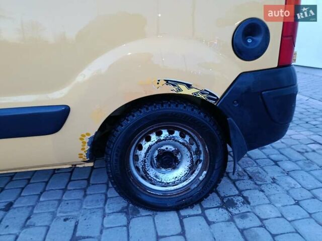 Желтый Рено Кенгу, объемом двигателя 1.46 л и пробегом 280 тыс. км за 3299 $, фото 4 на Automoto.ua