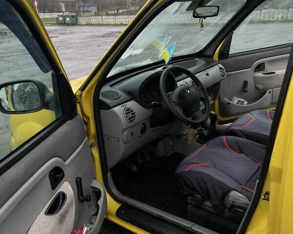 Желтый Рено Кенгу, объемом двигателя 1.5 л и пробегом 220 тыс. км за 4300 $, фото 10 на Automoto.ua