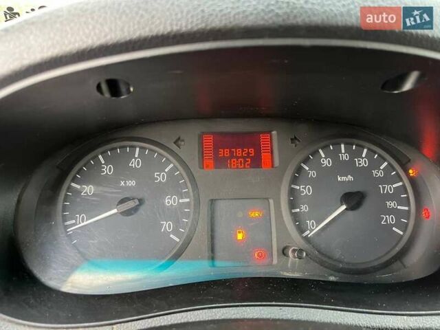 Желтый Рено Кенгу, объемом двигателя 1.46 л и пробегом 387 тыс. км за 3200 $, фото 13 на Automoto.ua