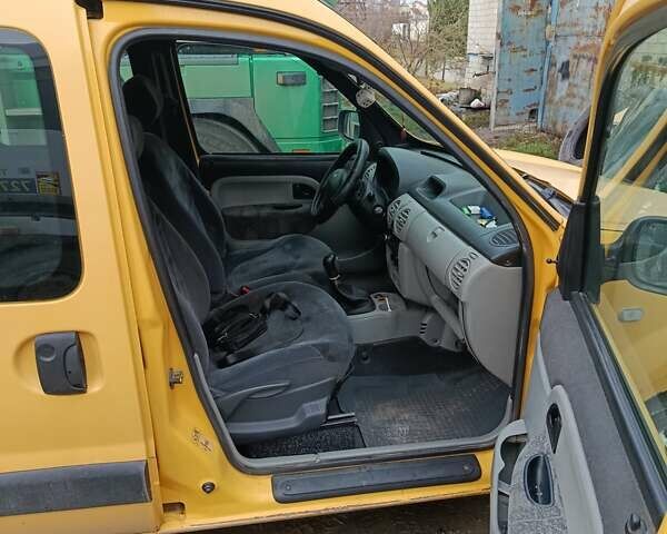 Желтый Рено Кенгу, объемом двигателя 1.46 л и пробегом 281 тыс. км за 3300 $, фото 8 на Automoto.ua