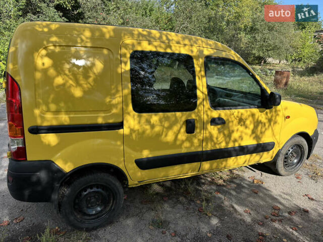 Желтый Рено Кенгу, объемом двигателя 1.46 л и пробегом 328 тыс. км за 2750 $, фото 6 на Automoto.ua