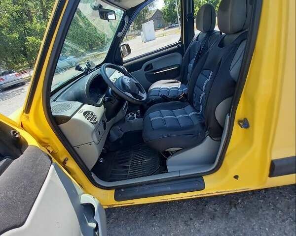 Жовтий Рено Кєнгу, об'ємом двигуна 1.5 л та пробігом 295 тис. км за 3491 $, фото 15 на Automoto.ua