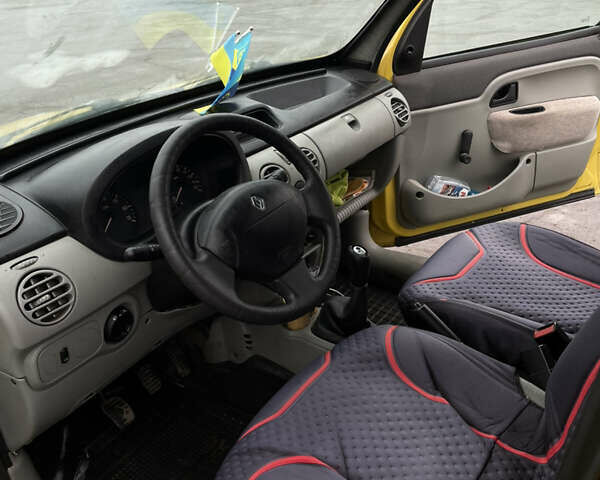 Желтый Рено Кенгу, объемом двигателя 1.5 л и пробегом 220 тыс. км за 4300 $, фото 11 на Automoto.ua