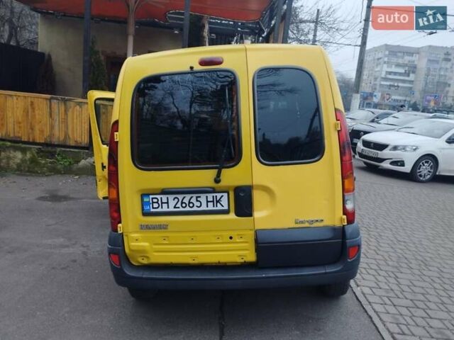Желтый Рено Кенгу, объемом двигателя 1.5 л и пробегом 303 тыс. км за 3500 $, фото 6 на Automoto.ua