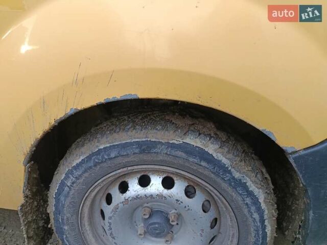 Желтый Рено Кенгу, объемом двигателя 1.46 л и пробегом 281 тыс. км за 3300 $, фото 7 на Automoto.ua