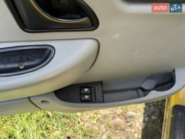 Жовтий Рено Кєнгу, об'ємом двигуна 1.46 л та пробігом 320 тис. км за 3200 $, фото 5 на Automoto.ua