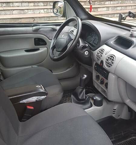 Желтый Рено Кенгу, объемом двигателя 1.5 л и пробегом 230 тыс. км за 4200 $, фото 6 на Automoto.ua