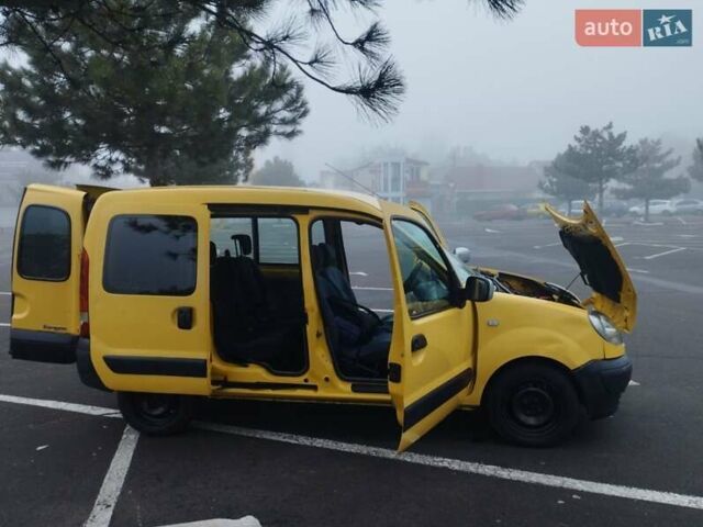 Желтый Рено Кенгу, объемом двигателя 1.5 л и пробегом 303 тыс. км за 3500 $, фото 11 на Automoto.ua