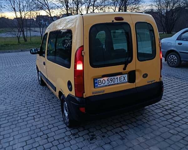 Желтый Рено Кенгу, объемом двигателя 1.46 л и пробегом 280 тыс. км за 3299 $, фото 3 на Automoto.ua