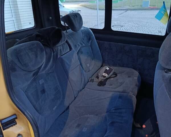 Желтый Рено Кенгу, объемом двигателя 1.46 л и пробегом 280 тыс. км за 3299 $, фото 10 на Automoto.ua