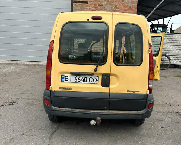 Желтый Рено Кенгу, объемом двигателя 1.46 л и пробегом 370 тыс. км за 2400 $, фото 3 на Automoto.ua