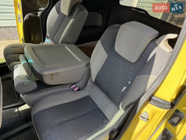 Жовтий Рено Кєнгу, об'ємом двигуна 1.46 л та пробігом 320 тис. км за 3200 $, фото 10 на Automoto.ua