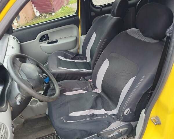 Желтый Рено Кенгу, объемом двигателя 1.46 л и пробегом 240 тыс. км за 2000 $, фото 13 на Automoto.ua