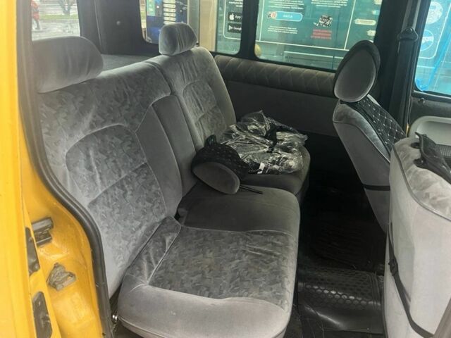 Жовтий Рено Кєнгу, об'ємом двигуна 1.5 л та пробігом 203 тис. км за 4000 $, фото 6 на Automoto.ua