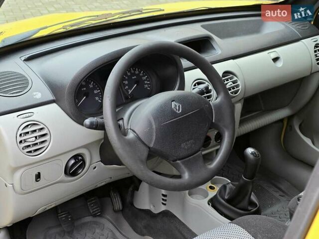 Желтый Рено Кенгу, объемом двигателя 1.5 л и пробегом 200 тыс. км за 3300 $, фото 10 на Automoto.ua