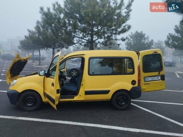 Желтый Рено Кенгу, объемом двигателя 1.5 л и пробегом 303 тыс. км за 3500 $, фото 10 на Automoto.ua