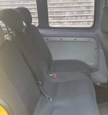 Желтый Рено Кенгу, объемом двигателя 1.5 л и пробегом 230 тыс. км за 4200 $, фото 5 на Automoto.ua