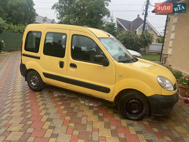 Желтый Рено Кенгу, объемом двигателя 1.5 л и пробегом 178 тыс. км за 4800 $, фото 2 на Automoto.ua