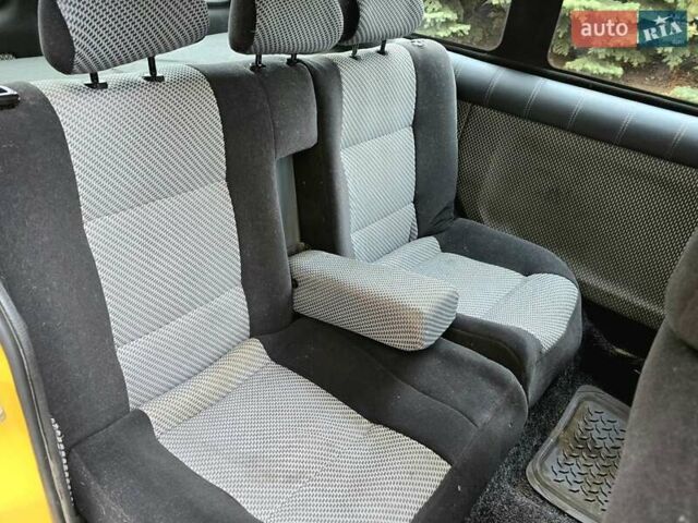 Желтый Рено Кенгу, объемом двигателя 1.5 л и пробегом 200 тыс. км за 3300 $, фото 15 на Automoto.ua