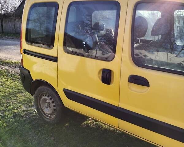Желтый Рено Кенгу, объемом двигателя 1.5 л и пробегом 158 тыс. км за 4300 $, фото 1 на Automoto.ua