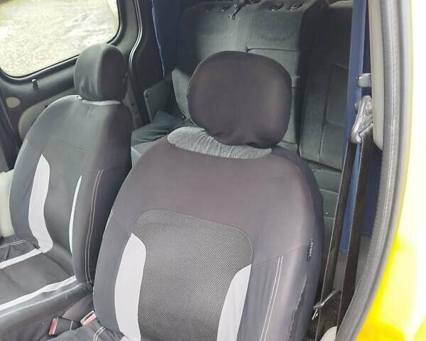 Желтый Рено Кенгу, объемом двигателя 1.46 л и пробегом 240 тыс. км за 2000 $, фото 12 на Automoto.ua