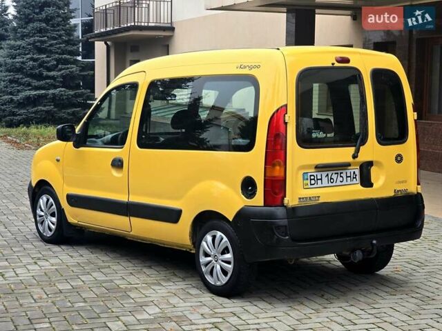 Желтый Рено Кенгу, объемом двигателя 1.5 л и пробегом 200 тыс. км за 3300 $, фото 5 на Automoto.ua