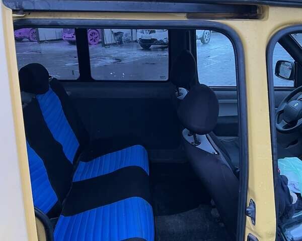 Жовтий Рено Кєнгу, об'ємом двигуна 1.46 л та пробігом 280 тис. км за 4999 $, фото 20 на Automoto.ua