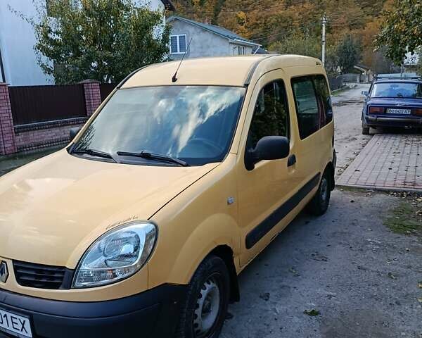 Желтый Рено Кенгу, объемом двигателя 1.46 л и пробегом 281 тыс. км за 3300 $, фото 3 на Automoto.ua