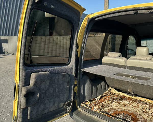 Желтый Рено Кенгу, объемом двигателя 1.46 л и пробегом 241 тыс. км за 3900 $, фото 15 на Automoto.ua