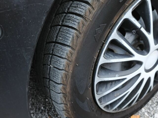 Желтый Рено Кенгу, объемом двигателя 1.5 л и пробегом 429 тыс. км за 3299 $, фото 7 на Automoto.ua