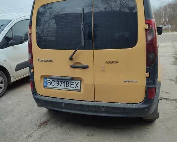 Желтый Рено Кенгу, объемом двигателя 1.46 л и пробегом 310 тыс. км за 4900 $, фото 1 на Automoto.ua
