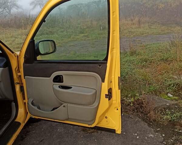 Желтый Рено Кенгу, объемом двигателя 1.5 л и пробегом 359 тыс. км за 3399 $, фото 7 на Automoto.ua