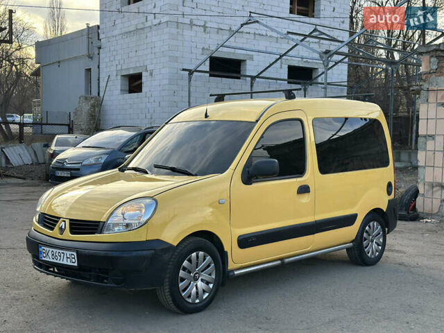 Желтый Рено Кенгу, объемом двигателя 1.46 л и пробегом 299 тыс. км за 3850 $, фото 5 на Automoto.ua