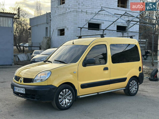 Желтый Рено Кенгу, объемом двигателя 1.46 л и пробегом 299 тыс. км за 3850 $, фото 6 на Automoto.ua