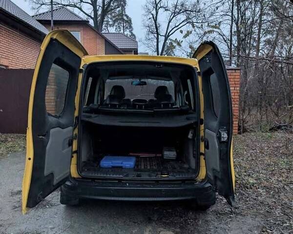 Желтый Рено Кенгу, объемом двигателя 1.46 л и пробегом 330 тыс. км за 5800 $, фото 13 на Automoto.ua