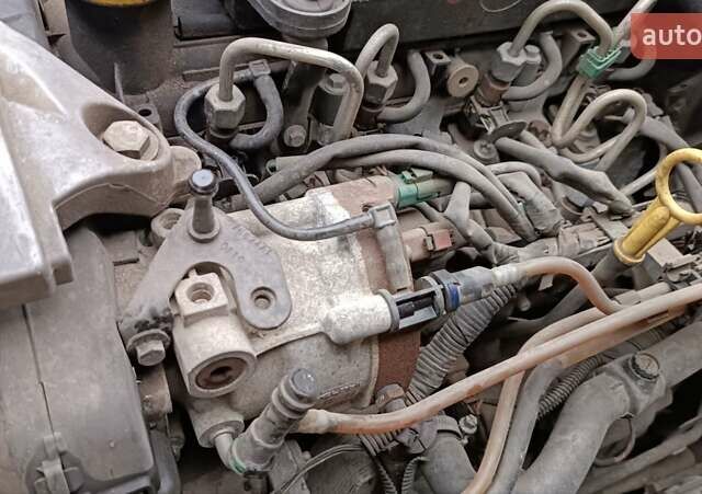 Желтый Рено Кенгу, объемом двигателя 1.5 л и пробегом 339 тыс. км за 3550 $, фото 44 на Automoto.ua