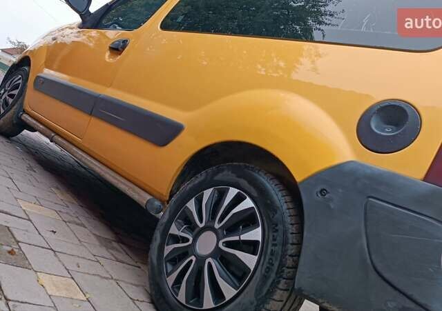 Желтый Рено Кенгу, объемом двигателя 1.5 л и пробегом 339 тыс. км за 3550 $, фото 14 на Automoto.ua