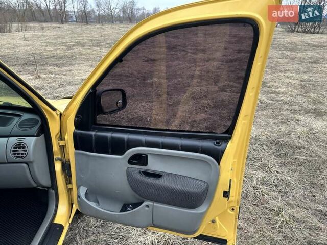 Желтый Рено Кенгу, объемом двигателя 1.46 л и пробегом 270 тыс. км за 4350 $, фото 17 на Automoto.ua