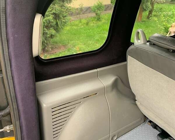 Жовтий Рено Кєнгу, об'ємом двигуна 1.5 л та пробігом 190 тис. км за 5500 $, фото 26 на Automoto.ua