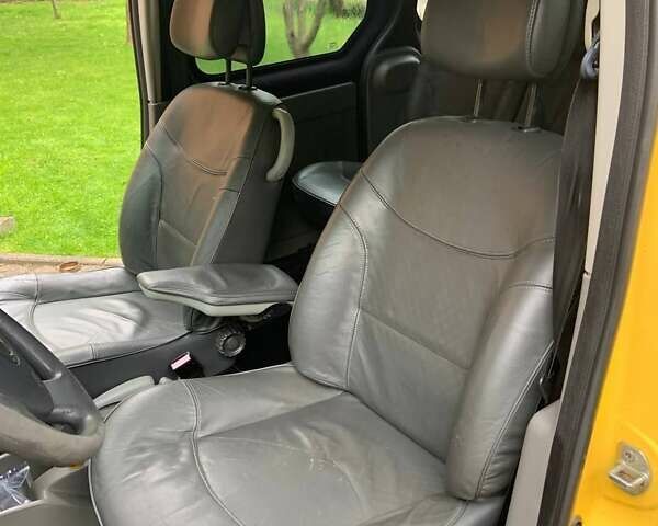 Жовтий Рено Кєнгу, об'ємом двигуна 1.5 л та пробігом 190 тис. км за 5500 $, фото 20 на Automoto.ua