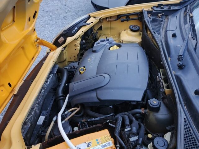 Желтый Рено Кенгу, объемом двигателя 1.5 л и пробегом 429 тыс. км за 3299 $, фото 6 на Automoto.ua