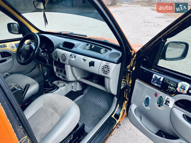 Жовтий Рено Кєнгу, об'ємом двигуна 1.5 л та пробігом 250 тис. км за 2000 $, фото 14 на Automoto.ua