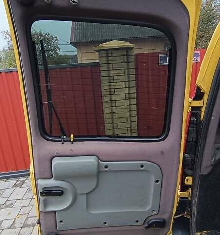 Желтый Рено Кенгу, объемом двигателя 1.5 л и пробегом 339 тыс. км за 3550 $, фото 32 на Automoto.ua